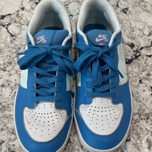 Nike SB men's Sneakers Blue and White